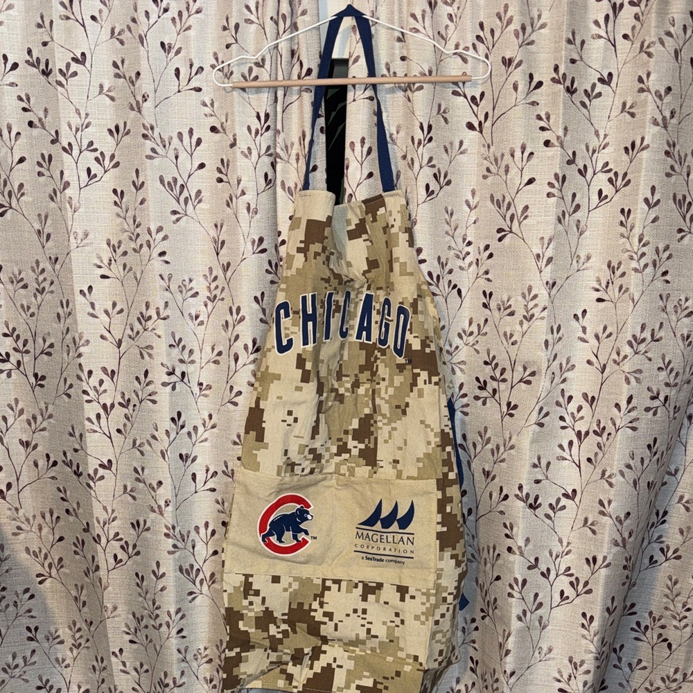 Magellan Outdoors Digital Camo Apron with Chicago Logo